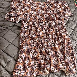 Eloquii Floral Dress, Slight Puffed Shoulders. Size 22